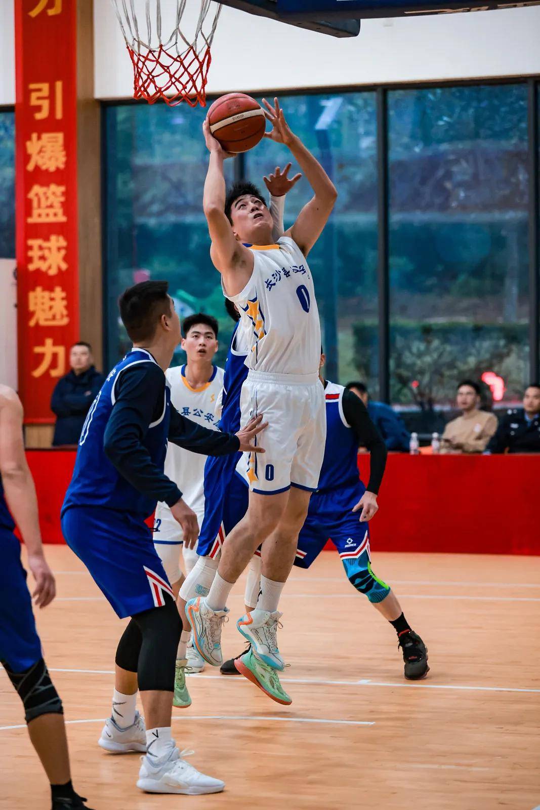 乐鱼体育leyu-篮球比赛对抗激烈程度